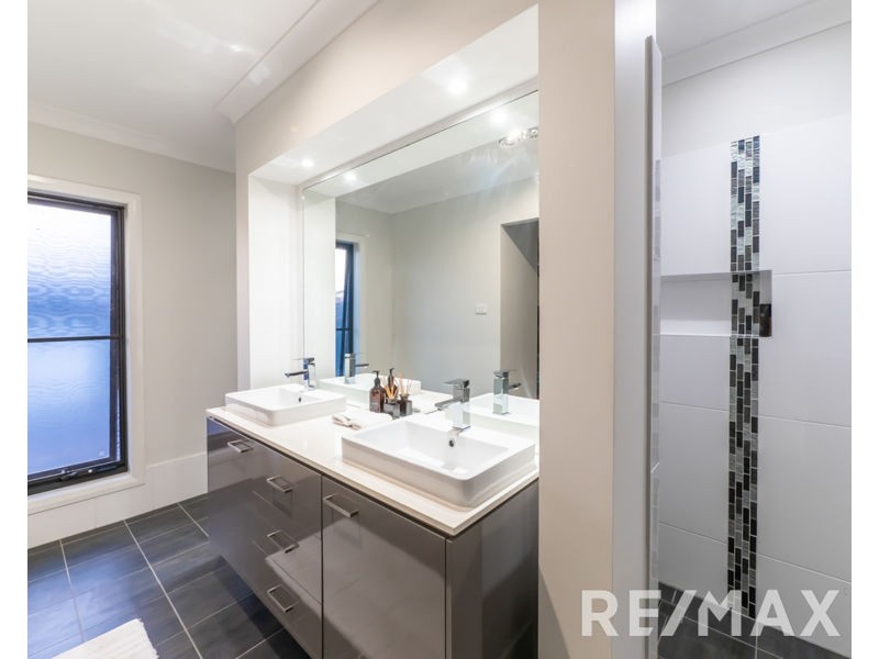 26 Sydes Court, Ningi QLD 4511