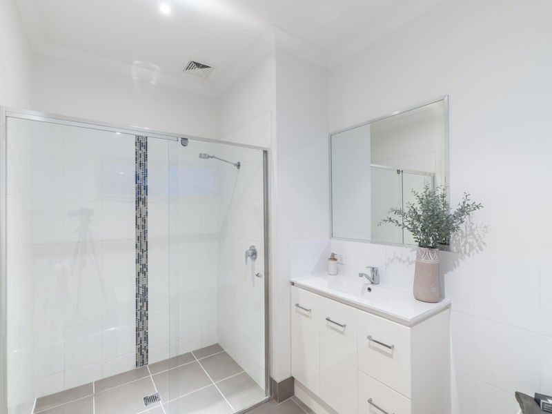 11 Melia Ct, Eatons Hill QLD 4037