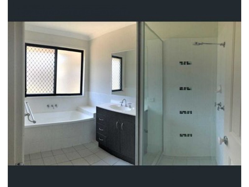 2 Shallows Court, Eatons Hill QLD 4037