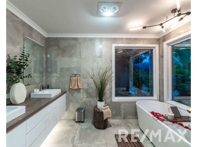 19 Valmadre Court, Petrie QLD 4502