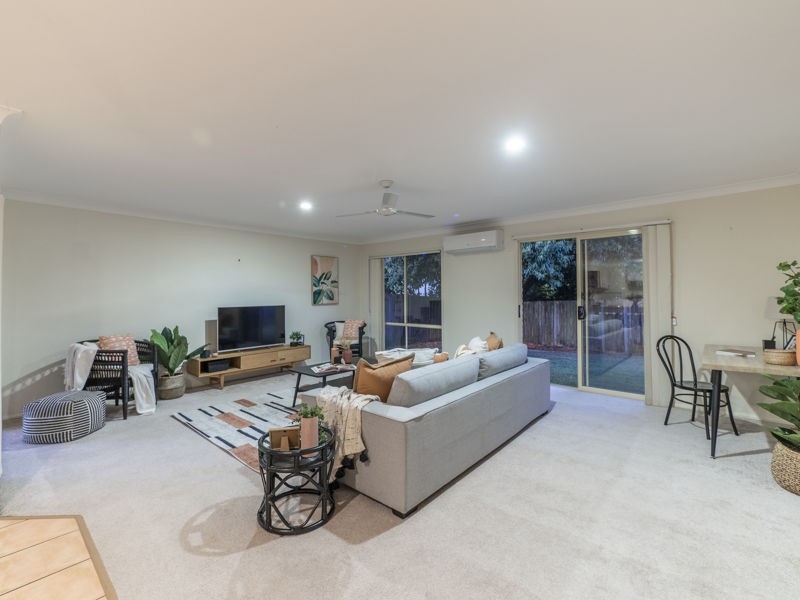 12 Gladebourne Cres, Victoria Point QLD 4165