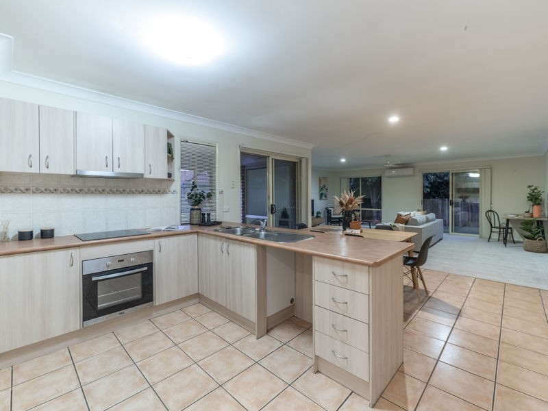 12 Gladebourne Cres, Victoria Point QLD 4165