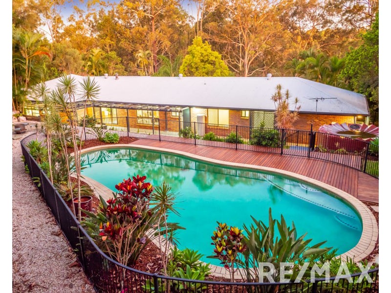 5 Eden Drive, Eatons Hill QLD 4037