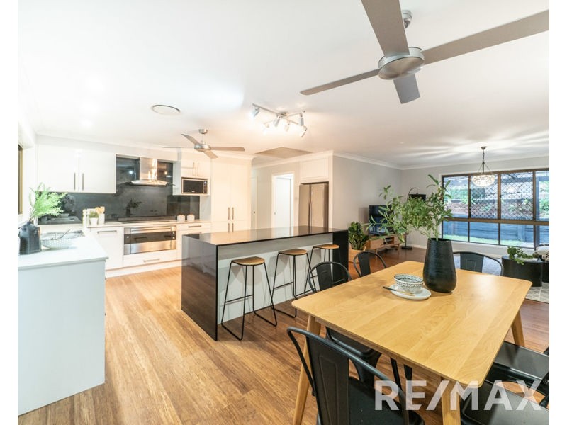 5 Eden Drive, Eatons Hill QLD 4037