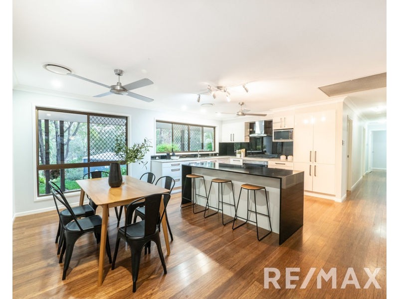 5 Eden Drive, Eatons Hill QLD 4037