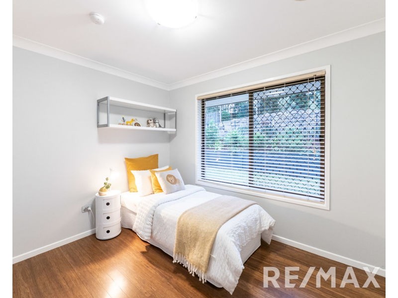 5 Eden Drive, Eatons Hill QLD 4037