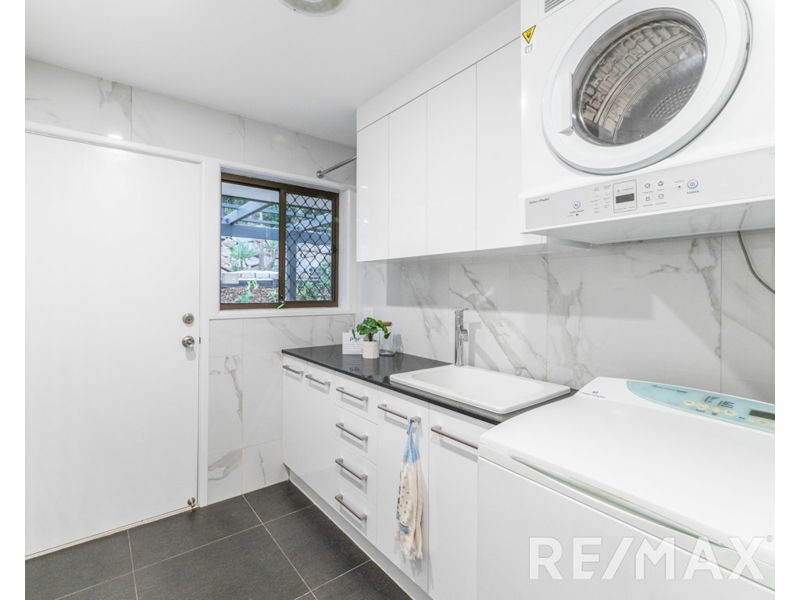 5 Eden Drive, Eatons Hill QLD 4037