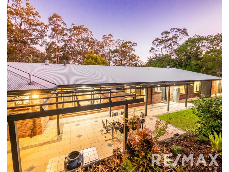 5 Eden Drive, Eatons Hill QLD 4037