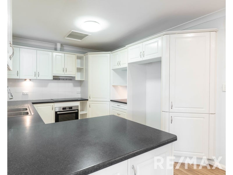 11 Strathford Avenue, Albany Creek QLD 4035