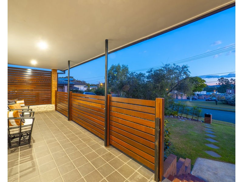 8 Monaro Crescent, Ferny Hills QLD 4055
