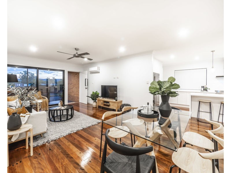 8 Monaro Crescent, Ferny Hills QLD 4055