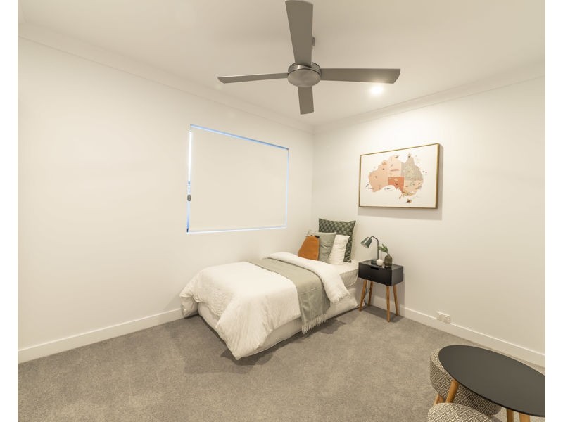 8 Monaro Crescent, Ferny Hills QLD 4055