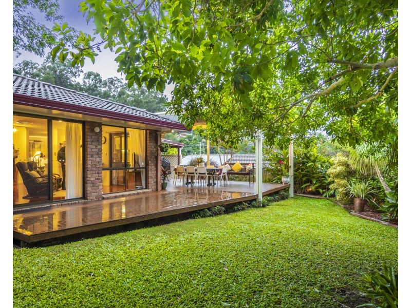 11 Carnarvon Court, Everton Hills QLD 4053