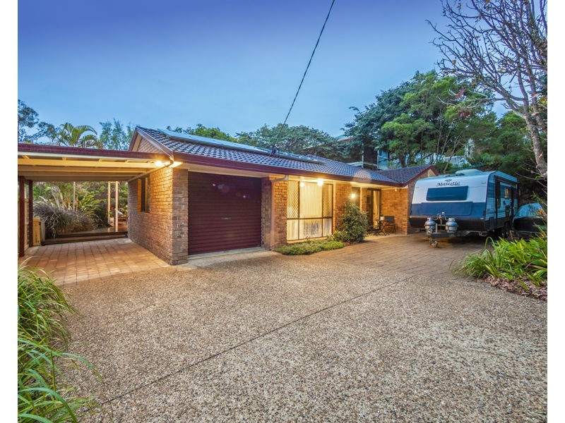 11 Carnarvon Court, Everton Hills QLD 4053