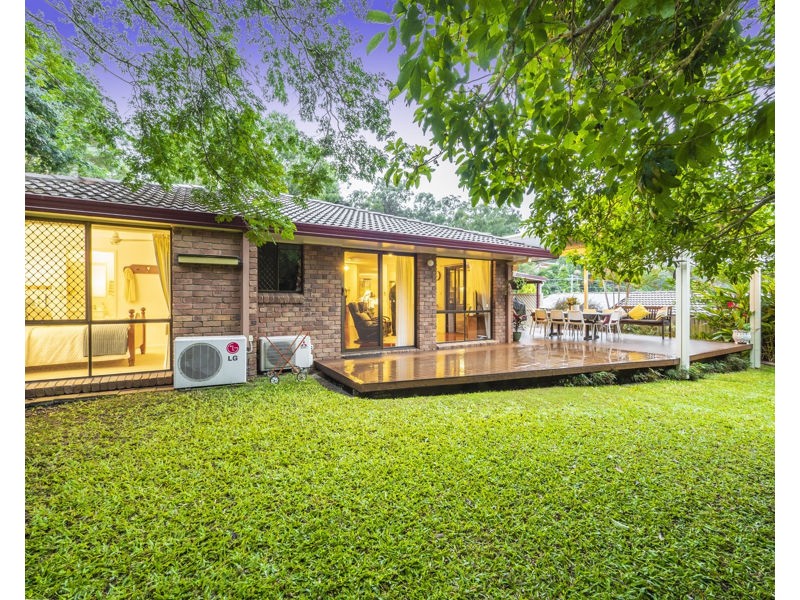 11 Carnarvon Court, Everton Hills QLD 4053