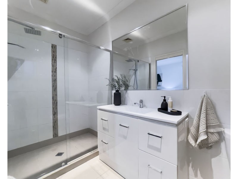 13 Melia Court, Eatons Hill QLD 4037