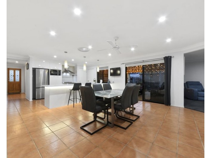 36 Hawkes Avenue, Arana Hills QLD 4054