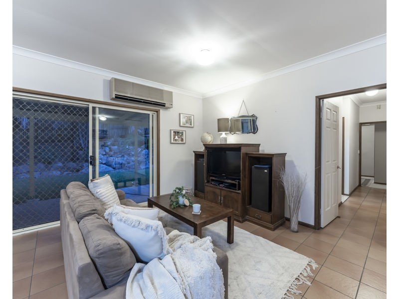 5 Elwood Court, Eatons Hill QLD 4037