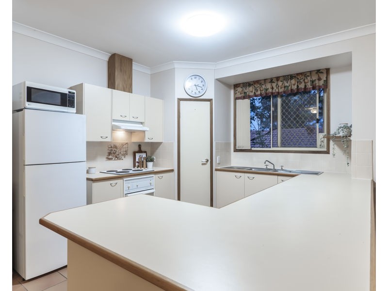 5 Elwood Court, Eatons Hill QLD 4037