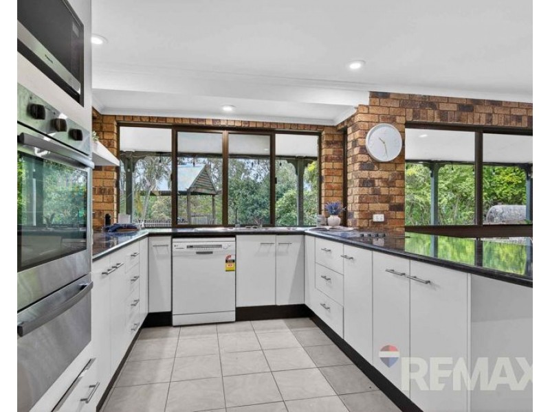 9 Kimberley Court, Eatons Hill QLD 4037