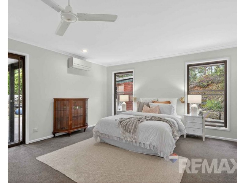 9 Kimberley Court, Eatons Hill QLD 4037