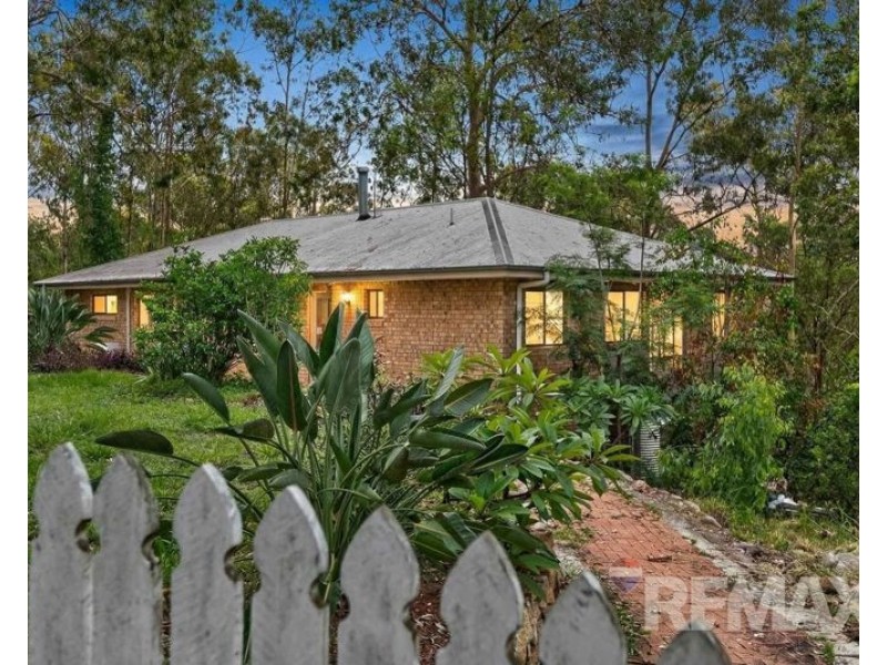 9 Kimberley Court, Eatons Hill QLD 4037