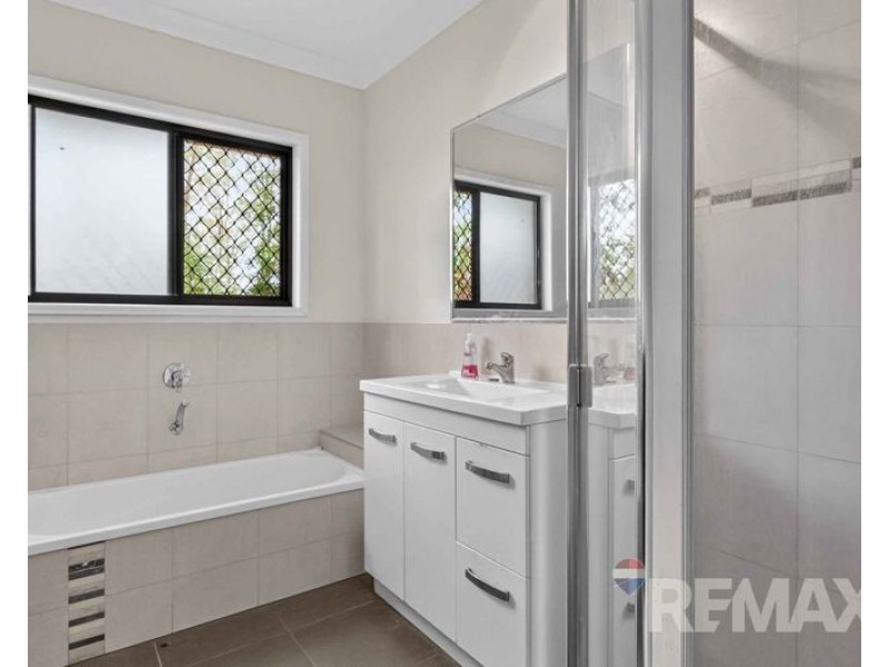 9 Kimberley Court, Eatons Hill QLD 4037