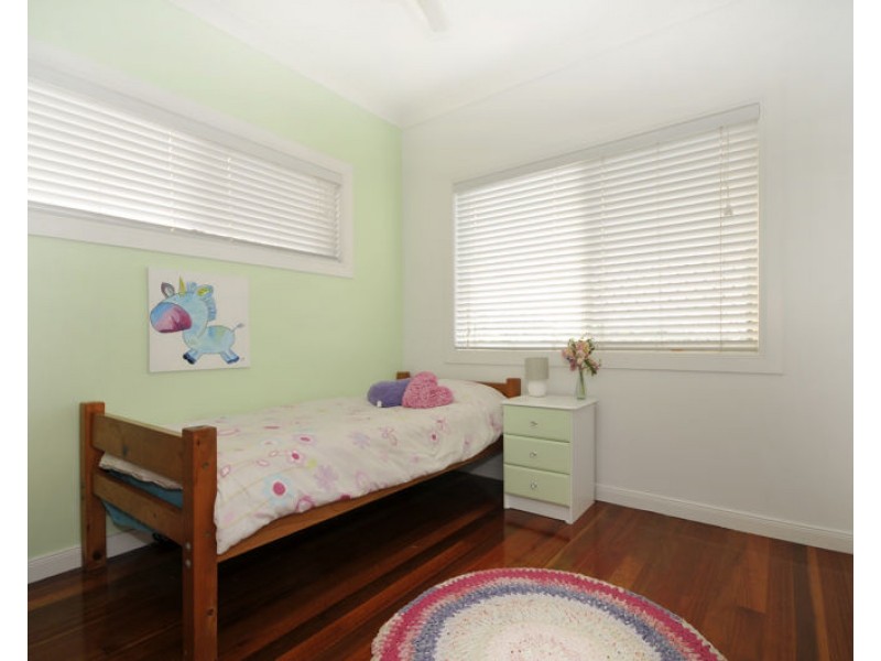 9 Camara Court, Eatons Hill QLD 4037