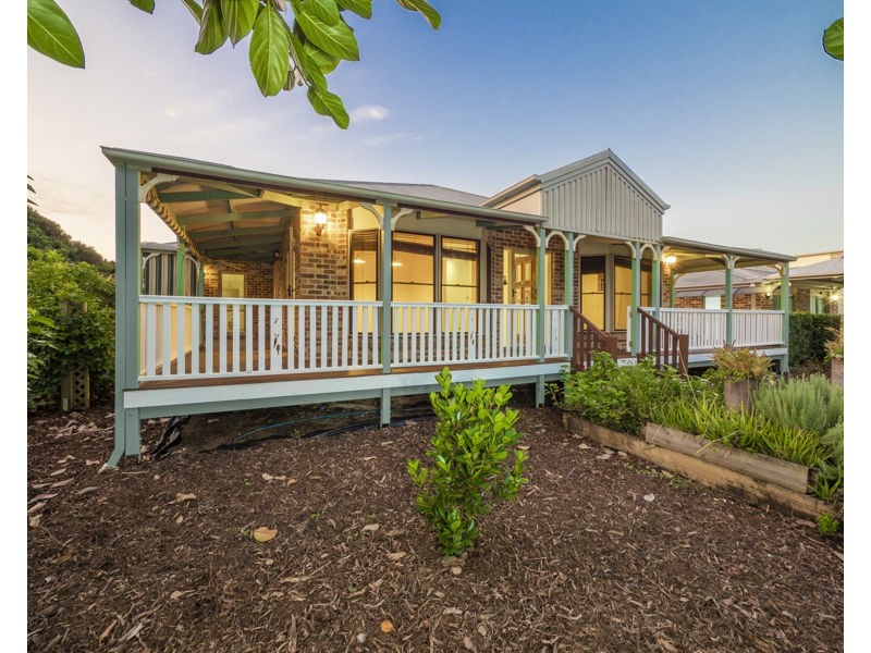 196 Bangalow Street, Bridgeman Downs QLD 4035