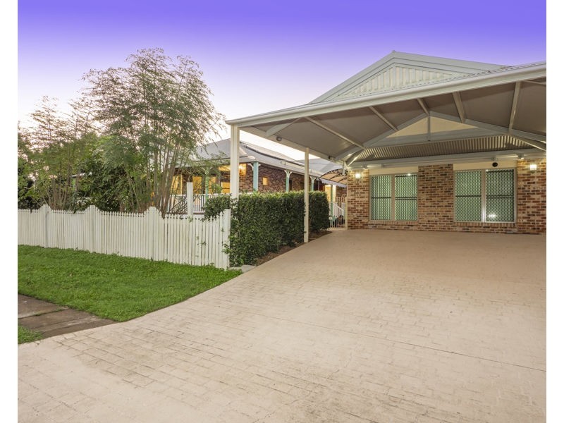 196 Bangalow Street, Bridgeman Downs QLD 4035