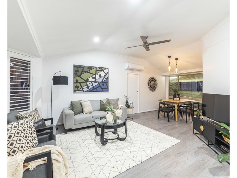 17 Chowchilla Street, Albany Creek QLD 4035