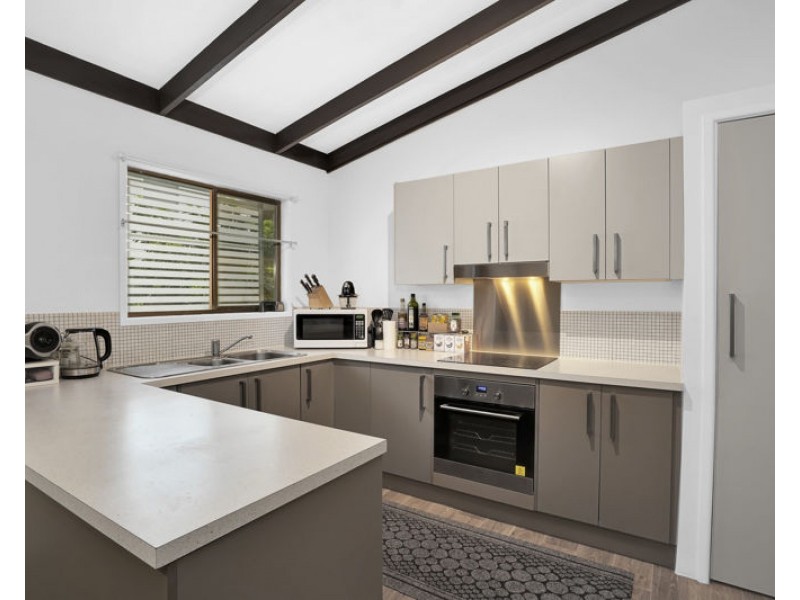 204 Patricks Road, Ferny Hills QLD 4055