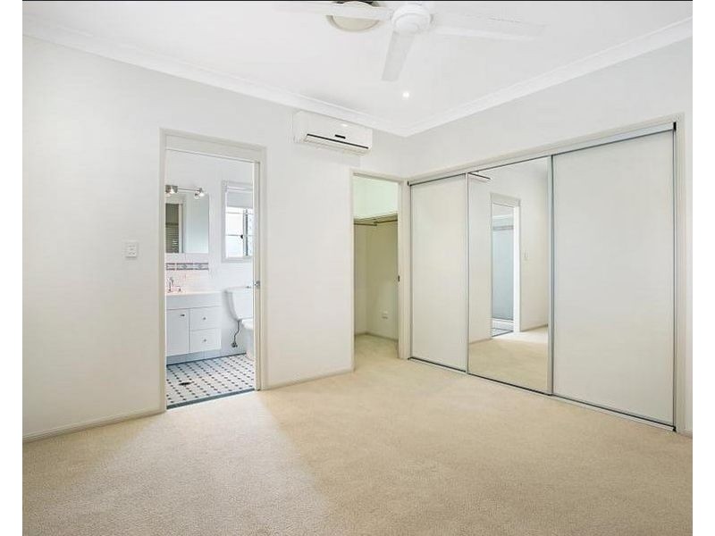 16 Allamanda Cres, Albany Creek QLD 4035