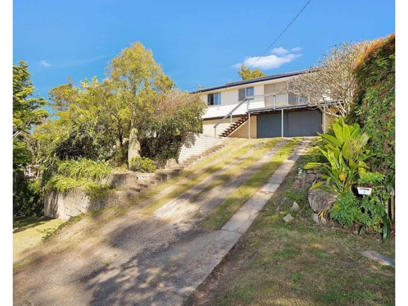 4 Yootha Avenue, Arana Hills QLD 4054