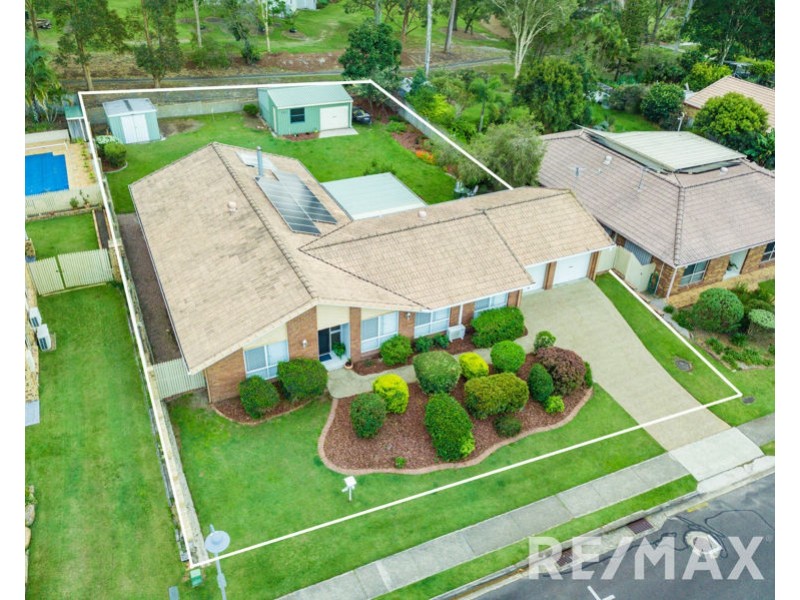 24 Oakmont Crescent, Albany Creek QLD 4035