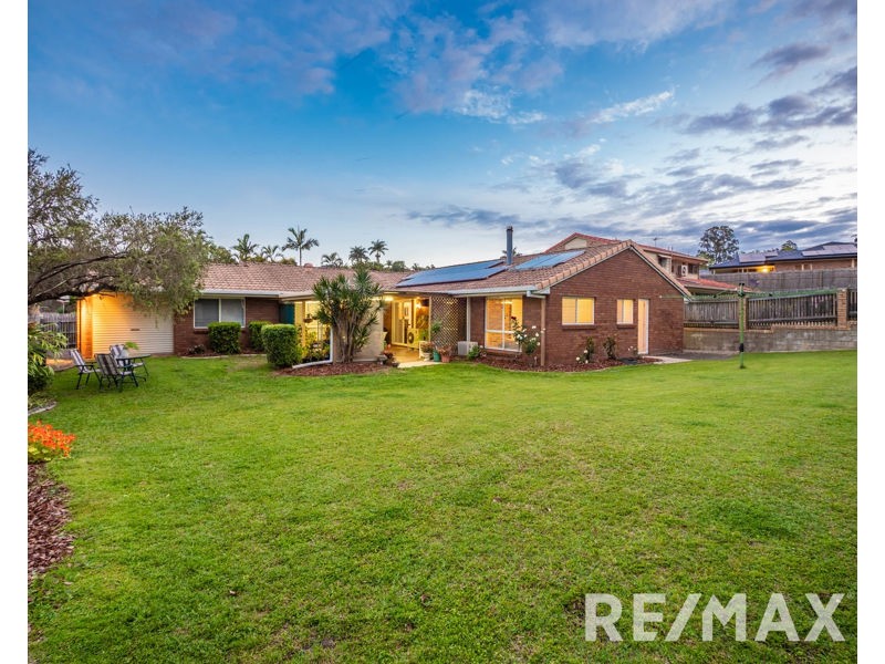 24 Oakmont Crescent, Albany Creek QLD 4035