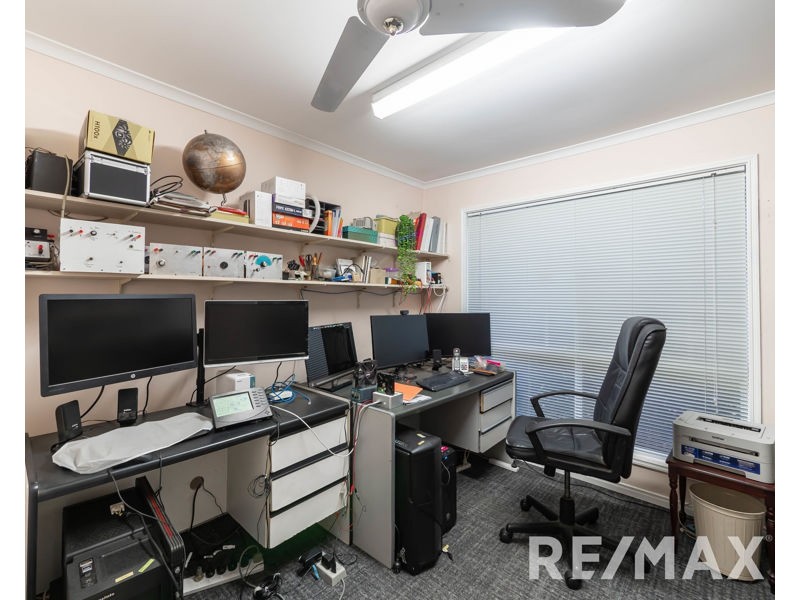 24 Oakmont Crescent, Albany Creek QLD 4035