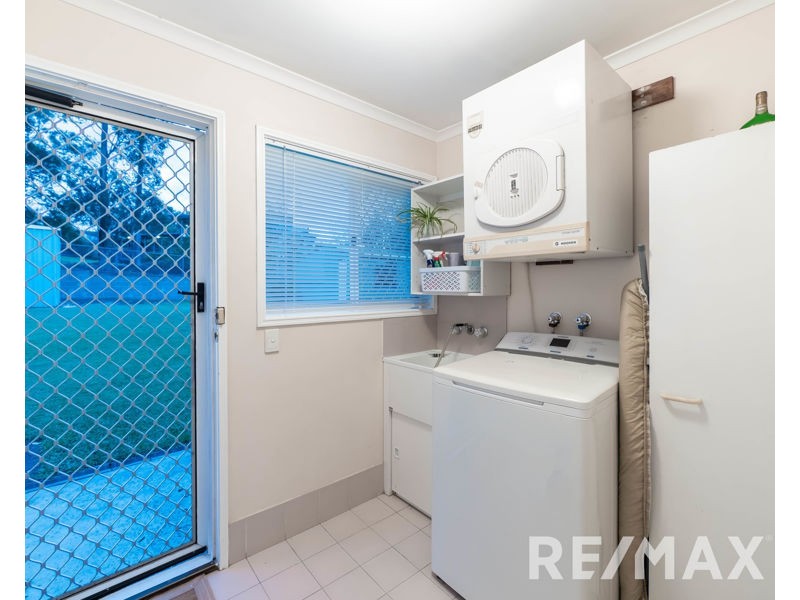 24 Oakmont Crescent, Albany Creek QLD 4035