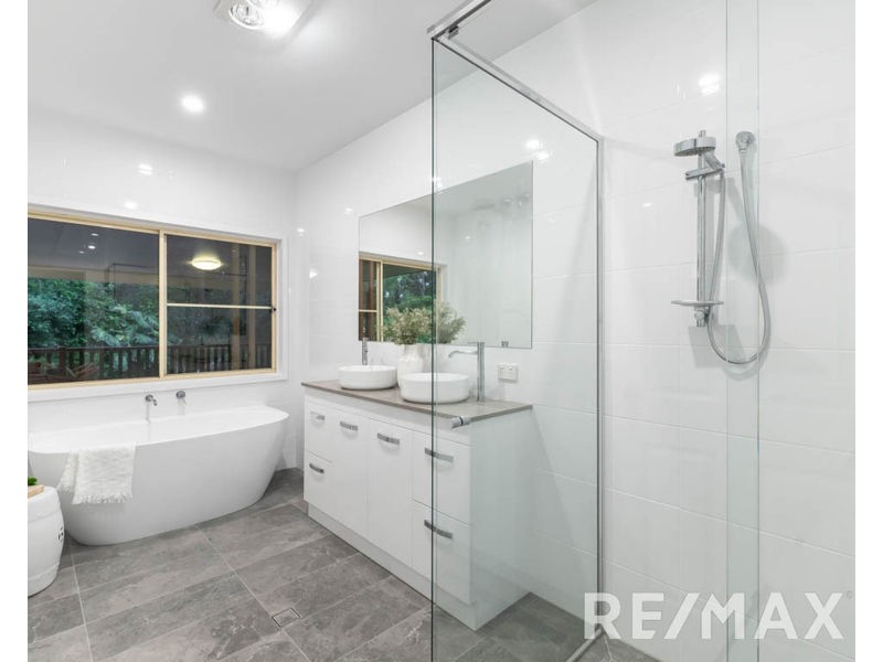 22 Bracken Court, Cashmere QLD 4500