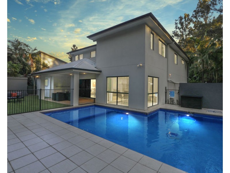 9 Foambark Court, Eatons Hill QLD 4037