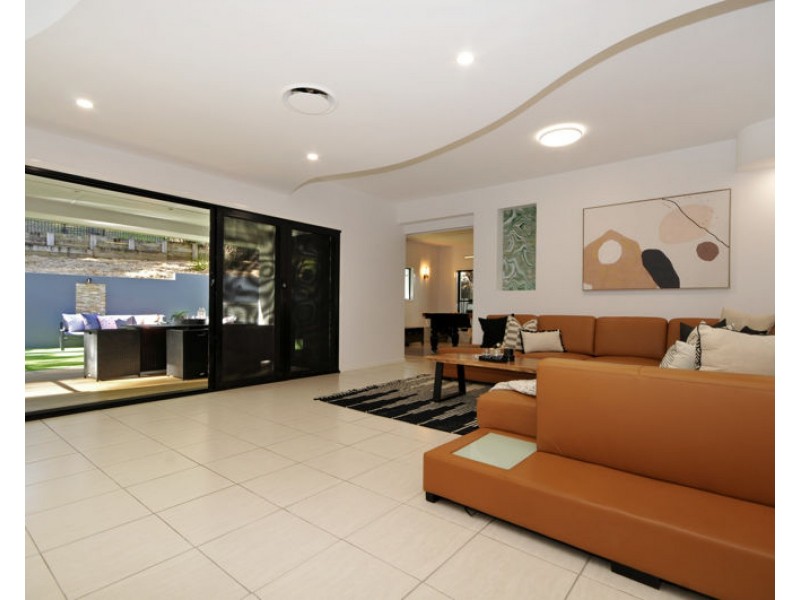 9 Foambark Court, Eatons Hill QLD 4037