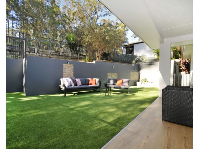 9 Foambark Court, Eatons Hill QLD 4037