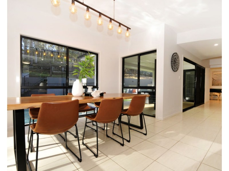 9 Foambark Court, Eatons Hill QLD 4037