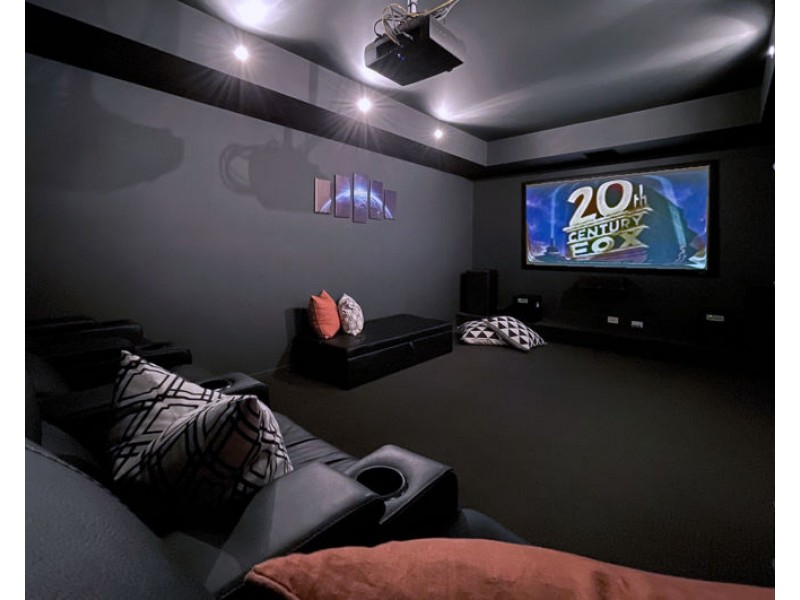 9 Foambark Court, Eatons Hill QLD 4037