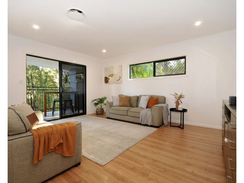 9 Foambark Court, Eatons Hill QLD 4037