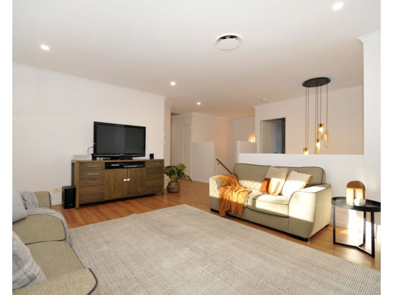 9 Foambark Court, Eatons Hill QLD 4037