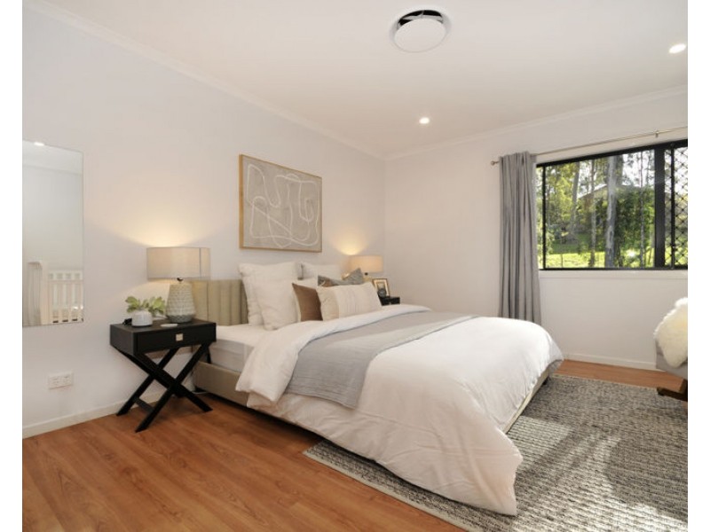 9 Foambark Court, Eatons Hill QLD 4037