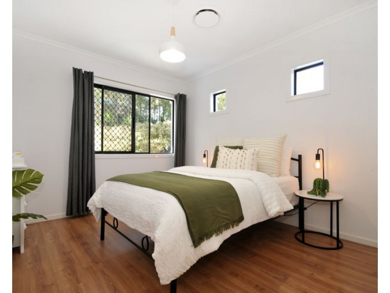 9 Foambark Court, Eatons Hill QLD 4037