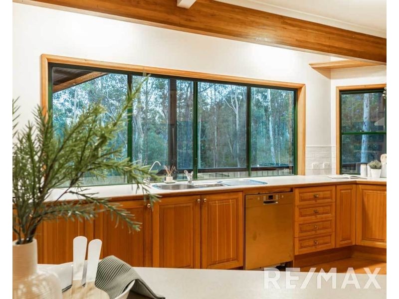 10 Heath Court, Cashmere QLD 4500