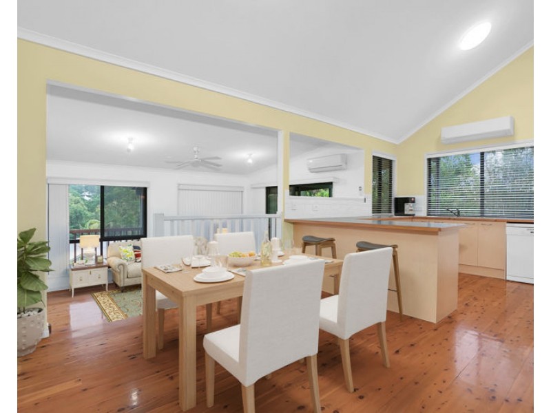 15 Woodburn Place, Ferny Hills QLD 4055